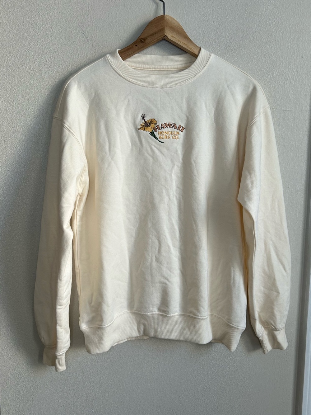 NWOT Hawaii Honolua Surf Co Cream Embroidered Crewneck Sweatshirt Size XS